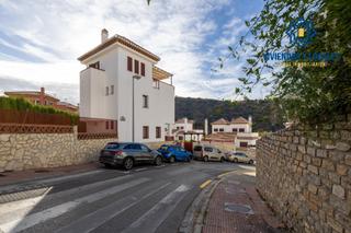 Xalet  Calle sala de las dos hermanas, 6. Exclusiva casa independiente con garaje para dos coches  con pis Xalet  Calle sala de las dos hermanas, 6. Exclusiva casa independiente con garaje para dos coches  con pis