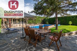 Chalet  Calle del mesón. Preciosa casa con piscina privada en urbanización molino alto Chalet  Calle del mesón. Preciosa casa con piscina privada en urbanización molino alto