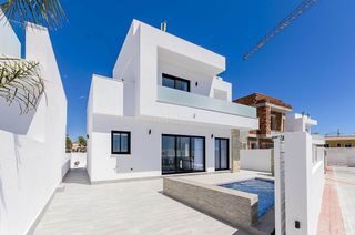 Chalet en Montesinos (Los). Villas nuevas contemporaneas con piscine y parcela en los montes Chalet en Montesinos (Los). Villas nuevas contemporaneas con piscine y parcela en los montes
