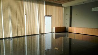 Location Bureau Junto passeig 22 juliol. Muy luminosa,amplia, confortable Location Bureau Junto passeig 22 juliol. Muy luminosa,amplia, confortable