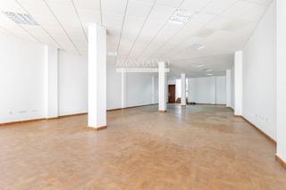Local Comercial a Real de motril 47. Local en el centro de armilla con alta rentabilidad Local Comercial a Real de motril 47. Local en el centro de armilla con alta rentabilidad