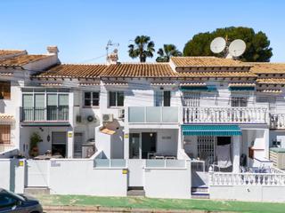 Zweistöckige Wohnung in Urbanizacion lago jardin 87. Casa adosada reformada en lago jardín , torrevieja Zweistöckige Wohnung in Urbanizacion lago jardin 87. Casa adosada reformada en lago jardín , torrevieja