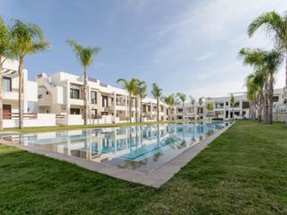 Maison à Los Balcones-Los Altos. Residencial de obra nueva de bungalows en los balcones, torrevie Maison à Los Balcones-Los Altos. Residencial de obra nueva de bungalows en los balcones, torrevie