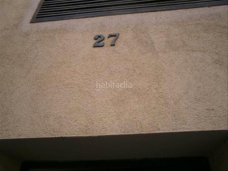 Foto 42137fe2-1b20-4c5c-b029-db37ee8818e0. Parking coche en Centre Salt Foto 42137fe2-1b20-4c5c-b029-db37ee8818e0. Parking coche en Centre Salt