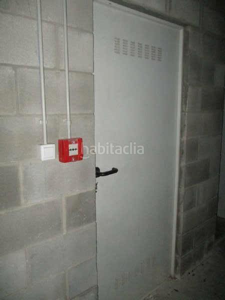 Foto 0d6d0861-35df-45c2-9c19-c69c78091234. Posto auto in Centre Salt Foto 0d6d0861-35df-45c2-9c19-c69c78091234. Posto auto in Centre Salt