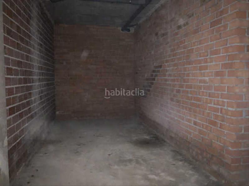 Foto b537423d-e94e-4b53-ac22-64f3bafa6515. Aparcament cotxe a Centre Salt Foto b537423d-e94e-4b53-ac22-64f3bafa6515. Aparcament cotxe a Centre Salt