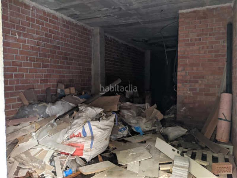 Foto bca3f647-27ea-458d-ad0b-02f457919af2. Aparcament cotxe a Centre Salt Foto bca3f647-27ea-458d-ad0b-02f457919af2. Aparcament cotxe a Centre Salt