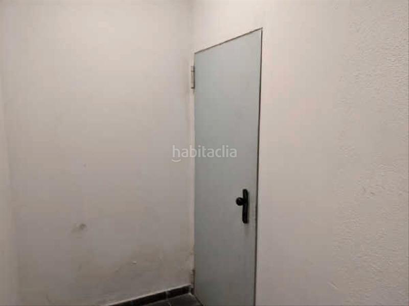 Foto 6ffe30b2-0136-463c-b31e-2efa9cf82df4. Parking voiture dans Centre Salt Foto 6ffe30b2-0136-463c-b31e-2efa9cf82df4. Parking voiture dans Centre Salt