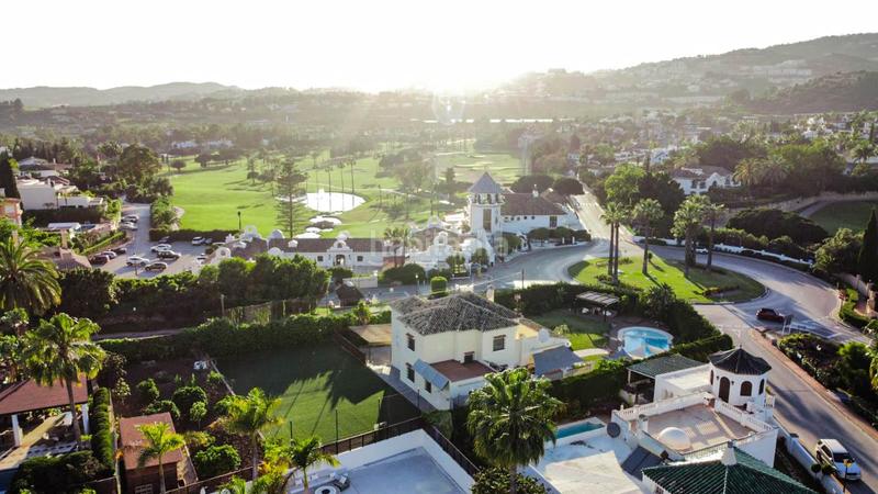 Foto 236ebe73-8fb9-49f1-ba94-f698dfbcd8d2. Haus mit heizung parking pool in Las Brisas Marbella Foto 236ebe73-8fb9-49f1-ba94-f698dfbcd8d2. Haus mit heizung parking pool in Las Brisas Marbella