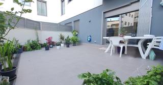Planta baixa a Eixample. Vivienda seminueva con terraza en leixample Planta baixa a Eixample. Vivienda seminueva con terraza en leixample