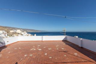 Casa  Calle sayena 13. Casa de dos plantas en castell de ferro con terraza y espectacul Casa  Calle sayena 13. Casa de dos plantas en castell de ferro con terraza y espectacul
