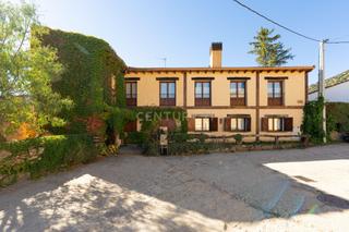 Edifici a Calle de las eras, 35, gargantilla del lozoya, spain 35. Edificio rural en gargantilla de lozoya Edifici a Calle de las eras, 35, gargantilla del lozoya, spain 35. Edificio rural en gargantilla de lozoya