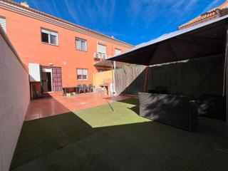 Casa adossada a Palomares del Río. Estupendo adosado en palomares del rio Casa adossada a Palomares del Río. Estupendo adosado en palomares del rio