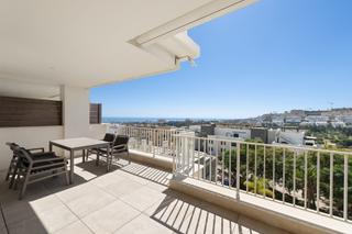 Apartament a La Cala Mijas. Moderno apartamento de tres dormitorios con vistas al mar en cal Apartament a La Cala Mijas. Moderno apartamento de tres dormitorios con vistas al mar en cal