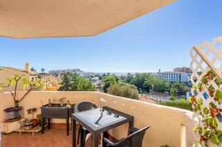 Apartament a Riviera del Sol. Encantador apartamento de dos dormitorios con bonitas vistas al Apartament a Riviera del Sol. Encantador apartamento de dos dormitorios con bonitas vistas al