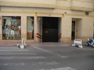 Aparcament cotxe en Calle tibi 17 Aparcament cotxe en Calle tibi 17
