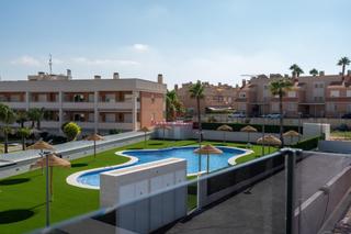 Reihenhaus in Panorama-Sierramar. Bungalows de 3 dormitorios en residencial exclusivo en gran alac Reihenhaus in Panorama-Sierramar. Bungalows de 3 dormitorios en residencial exclusivo en gran alac