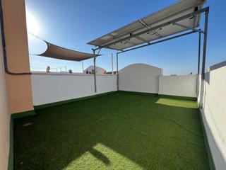 Casa aparellada a Aznalcázar. Acogedora casa pareada en aznalcázar con patio, terrazas y placa Casa aparellada a Aznalcázar. Acogedora casa pareada en aznalcázar con patio, terrazas y placa