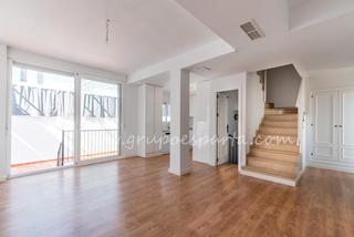Lloguer Casa adossada Calle de dolores solano 20. Adosada con sótano y parking privado. Lloguer Casa adossada Calle de dolores solano 20. Adosada con sótano y parking privado.