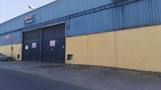Nau industrial a Calle hacienda dolores seis 3. Nave de 800m2 con dos puertas y facil localizacion Nau industrial a Calle hacienda dolores seis 3. Nave de 800m2 con dos puertas y facil localizacion