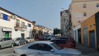 Aparcament cotxe  Calle pintor amalio garcía del moral 12. Gran plaza de garaje a 100 mts avda de españa Aparcament cotxe  Calle pintor amalio garcía del moral 12. Gran plaza de garaje a 100 mts avda de españa