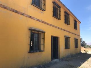 Édifice à Archidona. Descubre la auténtica vida rural en archidona con esta impresion Édifice à Archidona. Descubre la auténtica vida rural en archidona con esta impresion