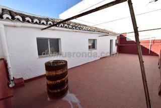 Édifice à Casco Histórico. Edificio en venta con tres plantas y gran fachada Édifice à Casco Histórico. Edificio en venta con tres plantas y gran fachada
