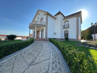 Chalet en El Brillante -El Naranjo - El Tablero. Chalet de ensueño con piscina y jardín en sansueña Chalet en El Brillante -El Naranjo - El Tablero. Chalet de ensueño con piscina y jardín en sansueña