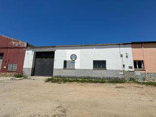 Bâtiment à usage industriel Real. Venta de nave y solar en belvis de la jara Bâtiment à usage industriel Real. Venta de nave y solar en belvis de la jara
