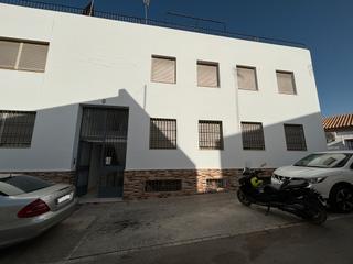 Edifici a Sanlúcar la Mayor. Se vende edificio de 11 viviendas Edifici a Sanlúcar la Mayor. Se vende edificio de 11 viviendas