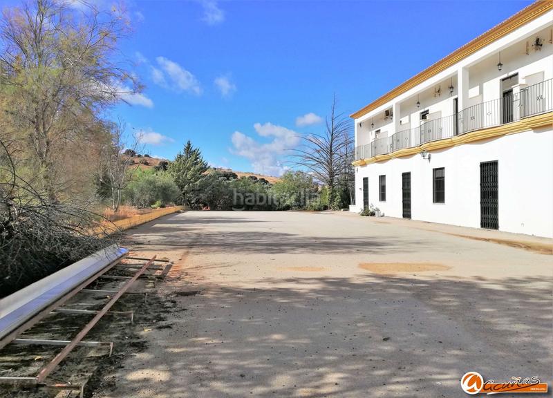 Foto b3b7f954-481f-48c6-967d-5f5ca55daeb0. Edifici a avenida del olivar 2 a Villanueva de Algaidas Foto b3b7f954-481f-48c6-967d-5f5ca55daeb0. Edifici a avenida del olivar 2 a Villanueva de Algaidas