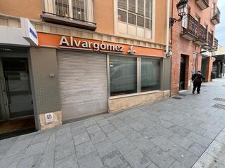 Local Comercial Calle montemar. Venta conjunta de dos locales y un garaje, en guadalajara, guada Local Comercial Calle montemar. Venta conjunta de dos locales y un garaje, en guadalajara, guada