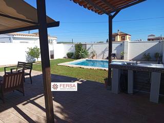 Xalet a Carretera de Sanlúcar - Sudamérica. Chalet urbano con casa de invitados y licencia turística Xalet a Carretera de Sanlúcar - Sudamérica. Chalet urbano con casa de invitados y licencia turística