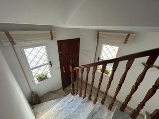 Casa adossada a Núcleo urbano. Casa unifamiliar de 4 dormitorios en el centro Casa adossada a Núcleo urbano. Casa unifamiliar de 4 dormitorios en el centro