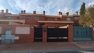 Chalet  Calle rosal Chalet  Calle rosal