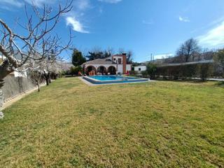 Masia a Zona de la Vega. Parcela de campo con 4 casas y dos naves a 2 minutos de antequer Masia a Zona de la Vega. Parcela de campo con 4 casas y dos naves a 2 minutos de antequer