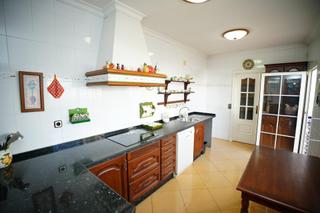 Casa en La Paz. Casa en planta alta con local cerca del parque centro Casa en La Paz. Casa en planta alta con local cerca del parque centro