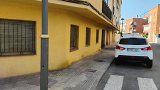 Local commercial à Torreforta. Se venen locales uno de ellos era vivienda, y negocio. de venta Local commercial à Torreforta. Se venen locales uno de ellos era vivienda, y negocio. de venta