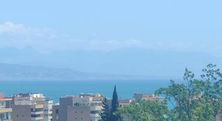 Àtic a Manantiales-Estación de Autobuses. Gran atico en el centro de torremolinos con garaje y piscina Àtic a Manantiales-Estación de Autobuses. Gran atico en el centro de torremolinos con garaje y piscina