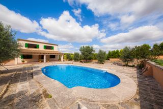 Rent House in Vilafranca de Bonany. Casa con 6 habitaciones amueblada con piscina, calefacción y air Rent House in Vilafranca de Bonany. Casa con 6 habitaciones amueblada con piscina, calefacción y air