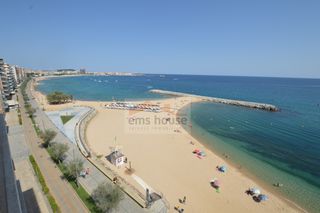 Apartamento Passeig josep mundet. En 1a. linea de mar Apartamento Passeig josep mundet. En 1a. linea de mar