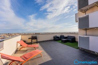 Attique à La Roureda. Vivienda como nueva y con terraza Attique à La Roureda. Vivienda como nueva y con terraza