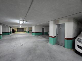Aparcament cotxe a Arcadio pardiñas 211 Aparcament cotxe a Arcadio pardiñas 211