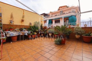 Semi detached house Carrer de singuerlín. Casa en venta en singuerlin Semi detached house Carrer de singuerlín. Casa en venta en singuerlin