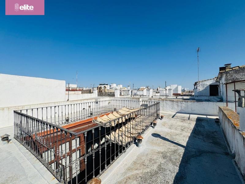 Foto 2854c0a9-195d-4a36-ad37-f8b0e79e96be. Casa amb aparcament a Centro Jerez de la Frontera Foto 2854c0a9-195d-4a36-ad37-f8b0e79e96be. Casa amb aparcament a Centro Jerez de la Frontera