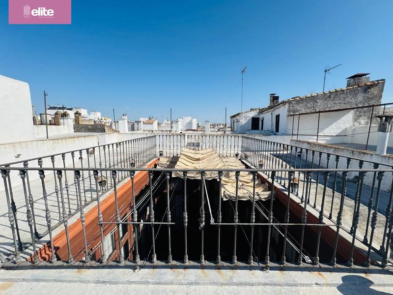 Foto 7c012efa-f69b-43ed-b5de-970a8faa70b5. Casa amb aparcament a Centro Jerez de la Frontera Foto 7c012efa-f69b-43ed-b5de-970a8faa70b5. Casa amb aparcament a Centro Jerez de la Frontera