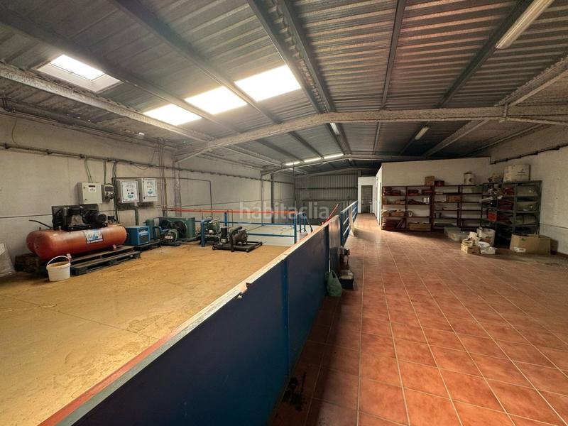 Foto 682d6cbb-450a-443b-a3ca-f080edf2e582. Nave industrial  en el polígono polysol, con 325 m2 construidos. dedicado a almacenamiento de catering. puerta de garaje , baños, d en Alcalá de Guadaira Foto 682d6cbb-450a-443b-a3ca-f080edf2e582. Nave industrial  en el polígono polysol, con 325 m2 construidos. dedicado a almacenamiento de catering. puerta de garaje , baños, d en Alcalá de Guadaira