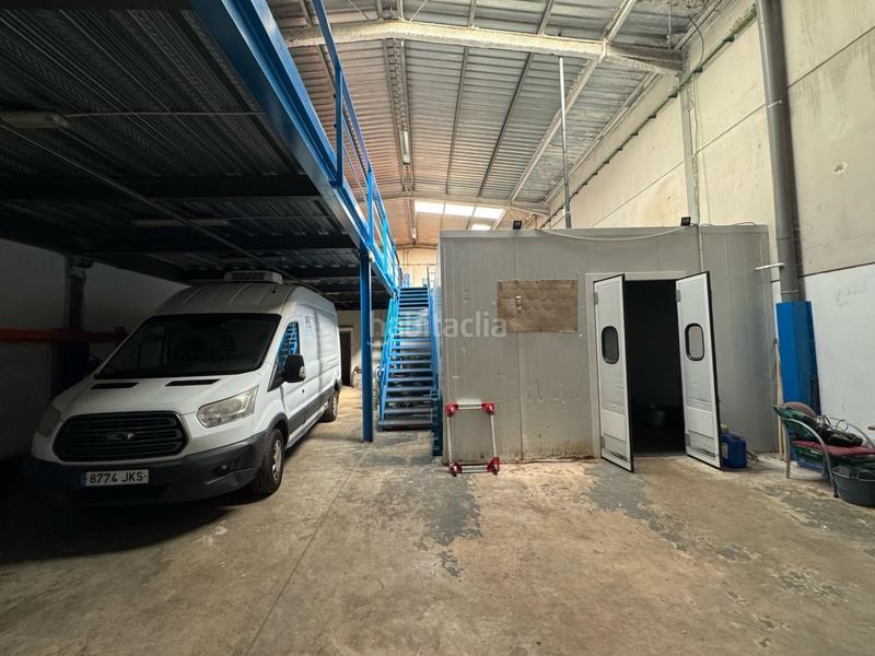 Foto a51137e1-12f8-4855-afbb-9784a38c9afe. Nave industrial  en el polígono polysol, con 325 m2 construidos. dedicado a almacenamiento de catering. puerta de garaje , baños, d en Alcalá de Guadaira Foto a51137e1-12f8-4855-afbb-9784a38c9afe. Nave industrial  en el polígono polysol, con 325 m2 construidos. dedicado a almacenamiento de catering. puerta de garaje , baños, d en Alcalá de Guadaira