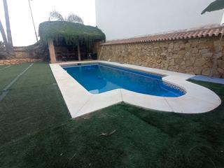 Chalet en Los Ríos. Magnífica villa independiente con garaje, piscina, jardín, trast Chalet en Los Ríos. Magnífica villa independiente con garaje, piscina, jardín, trast