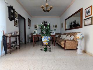 Casa a Sanlúcar la Mayor. Casa muy céntrica con muchas posibilidades Casa a Sanlúcar la Mayor. Casa muy céntrica con muchas posibilidades